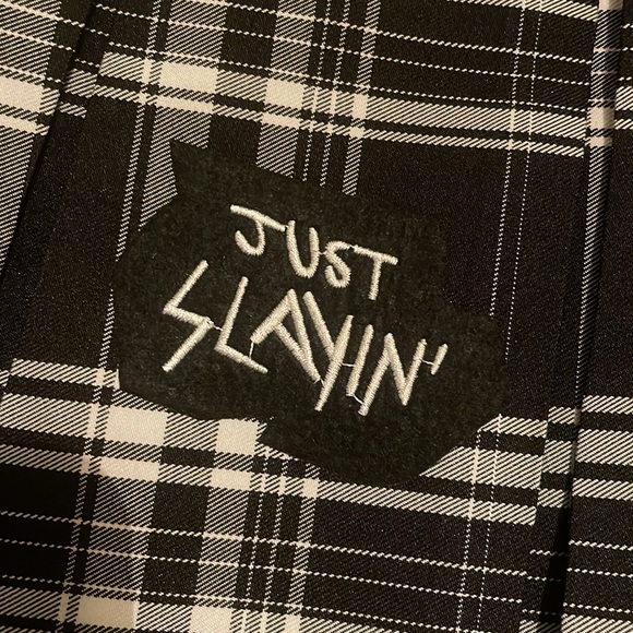 NO BOUNDARIES BLACK PLAID PLEATED SKIRT WITH PATCHES NWT JUNIORS XS - Picture 4 of 12